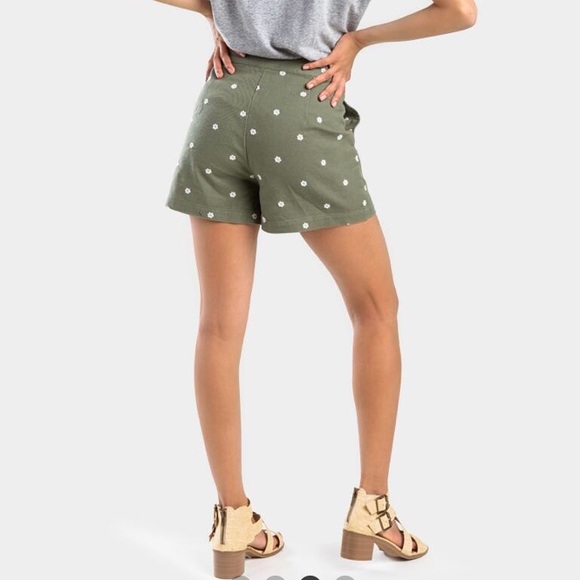 Women’s embroidered shorts - Picture 4 of 11